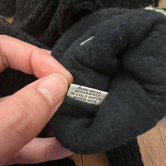 PENGUIN MITTENS Kids' 100% Wool puppet Penguin BOW TIE LINED Boys Girls Animal - Picture 3 of 5